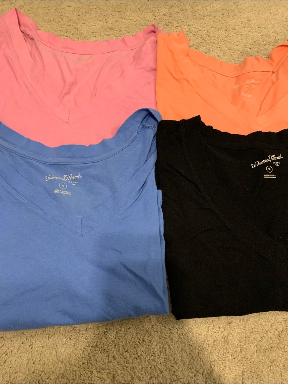 Universal Thread Women’s XL V Neck Crop T Shirt Lot of 4